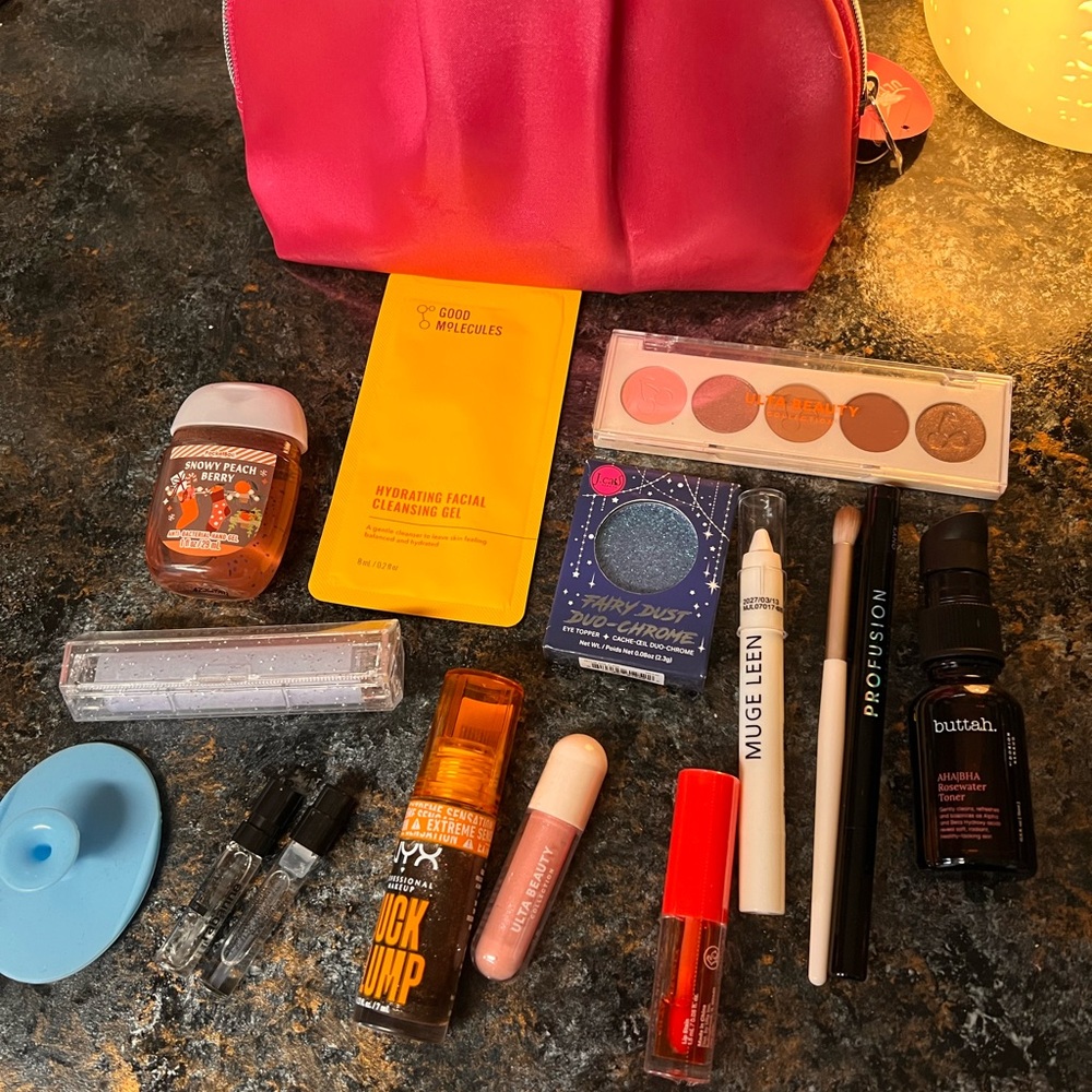 Assorted Women’s Makeup Set - Pink Cosmetic Bag with Pink Lip & Eye Products